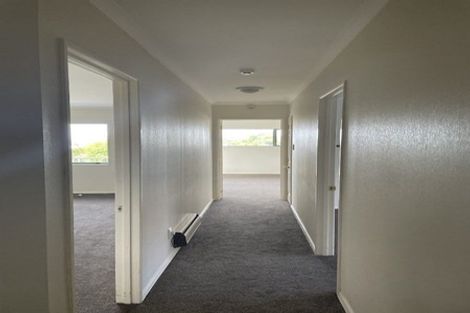 Photo of property in 17 Summerland Drive, Henderson, Auckland, 0612