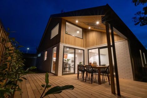 Photo of property in 6 Weston Avenue, Roslyn, Palmerston North, 4414