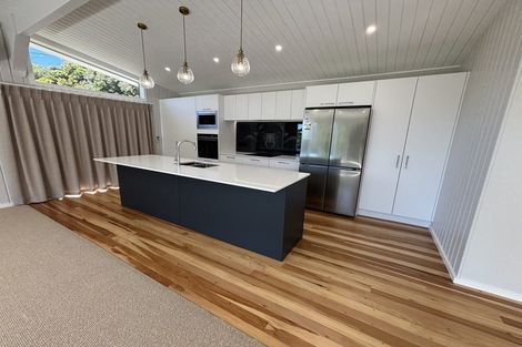 Photo of property in 42 Versailles Street, Karori, Wellington, 6012