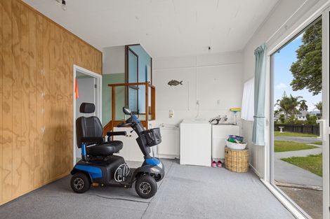 Photo of property in 3 Kauri Crescent, Snells Beach, 0920