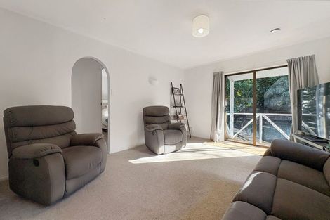 Photo of property in 69b Hartford Crescent, Totara Park, Upper Hutt, 5018