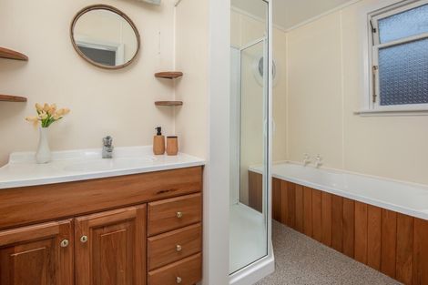 Photo of property in 10 Scotland Terrace, Green Island, Dunedin, 9018