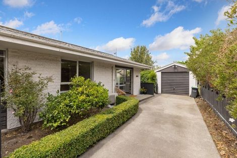 Photo of property in 2/1 Delaware Crescent, Russley, Christchurch, 8042