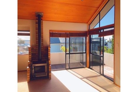 Photo of property in 2/93 Sunnybrae Road, Hillcrest, Auckland, 0627