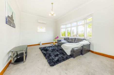 Photo of property in 2 Mckean Avenue, Manurewa, Auckland, 2102