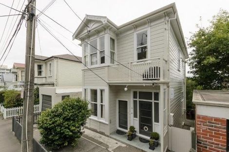 Photo of property in 43 Grant Road, Thorndon, Wellington, 6011