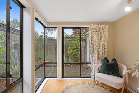 Photo of property in 2/56 Kotare Street, Fendalton, Christchurch, 8041