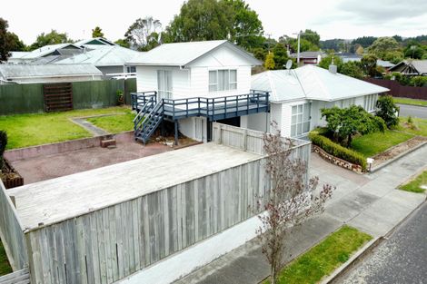 Photo of property in 2 Stoke Place, Awapuni, Palmerston North, 4412