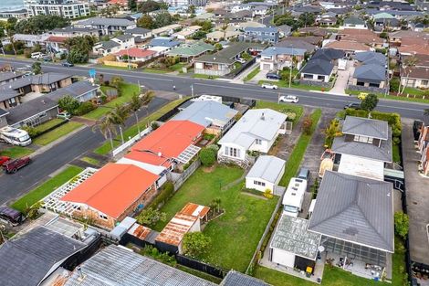 Photo of property in 11 West Hoe Road, Orewa, 0931