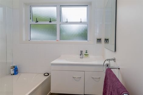 Photo of property in 24 Highbury Drive, Levin, 5510