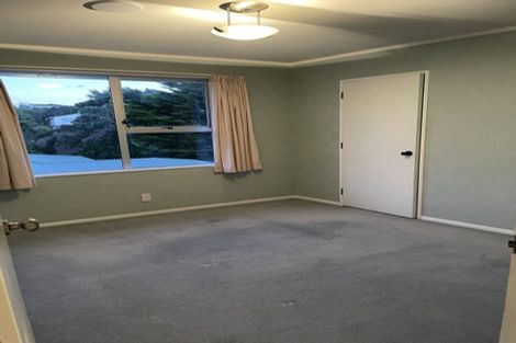Photo of property in 1 Cyril Way, Paparangi, Wellington, 6037