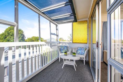 Photo of property in 4/100 Titirangi Road, New Lynn, Auckland, 0600