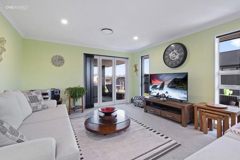 Photo of property in 14 Deans Place, Amberley, 7410