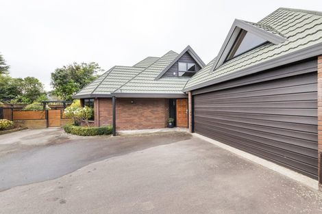 Photo of property in 15 Phoenix Avenue, Hokowhitu, Palmerston North, 4410