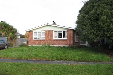 Photo of property in 17 Lambeth Crescent, Northcote, Christchurch, 8052