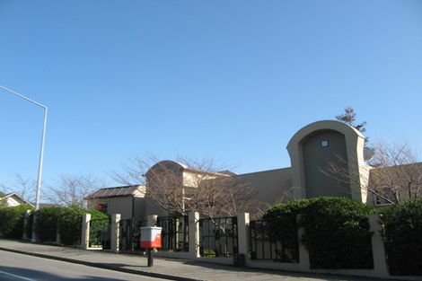 Photo of property in 32 Dyers Pass Road, Cashmere, Christchurch, 8022