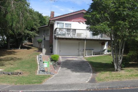 Photo of property in 8 Ayton Drive, Totara Vale, Auckland, 0629