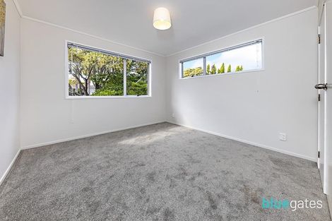 Photo of property in 17 Becker Drive, Weymouth, Auckland, 2103