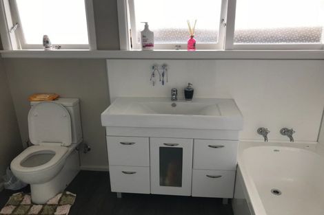 Photo of property in 5 Skerten Avenue, Hornby, Christchurch, 8042