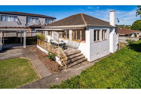 Photo of property in 43 Rogan Street, Mount Roskill, Auckland, 1041