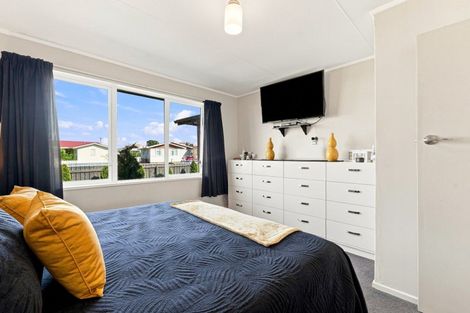 Photo of property in 23 Gibbons Crescent, Castlecliff, Whanganui, 4501