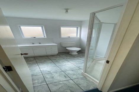 Photo of property in 35 Holiday Road, Stanmore Bay, Whangaparaoa, 0932