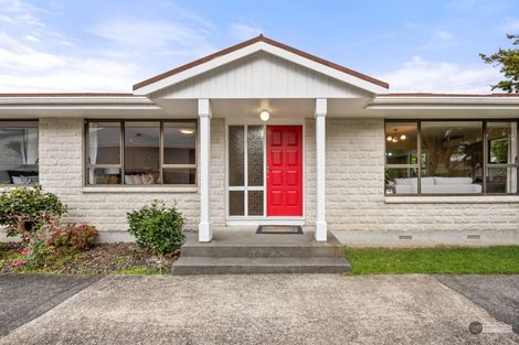Photo of property in 19a Totara Crescent, Woburn, Lower Hutt, 5010