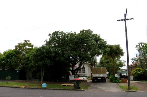 Photo of property in 107 Huia Road, Point Chevalier, Auckland, 1022