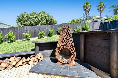 Photo of property in 4 Forlong Rise, Helensville, 0800