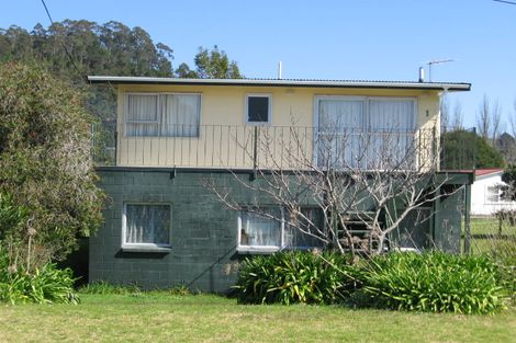 Photo of property in 2 Marine Parade, Cooks Beach, Whitianga, 3591