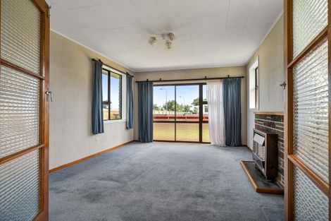 Photo of property in 72 Reid Avenue, Hawera, 4610