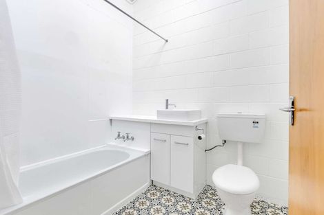 Photo of property in 2/20 Darnell Street, Fitzroy, New Plymouth, 4312