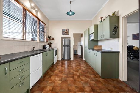 Photo of property in 10 Morrissey Street, Hawera, 4610