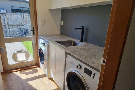 Photo of property in 18 Gibbston Close, Huntington, Hamilton, 3210