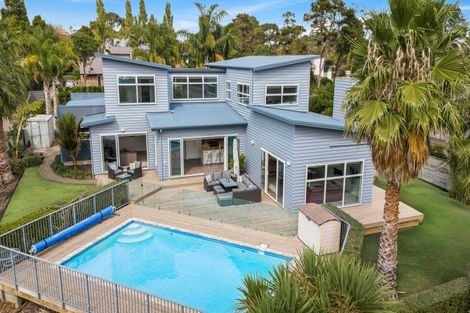 Photo of property in 17a Churchouse Road, Greenhithe, Auckland, 0632