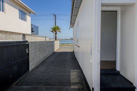 Photo of property in 24 Meeanee Quay, Westshore, Napier, 4110