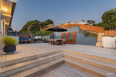 Photo of property in 60 Korokoro Road, Korokoro, Lower Hutt, 5012