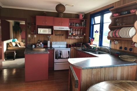 Photo of property in 92 Milton Terrace, Picton, 7220