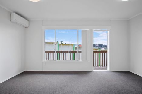 Photo of property in 2/34a Parr Road South, Point Chevalier, Auckland, 1025