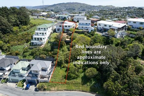 Photo of property in 9a Edgecombe Street, Newlands, Wellington, 6037