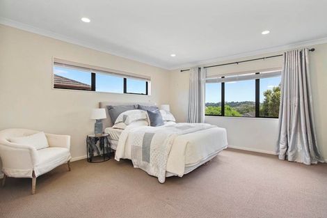 Photo of property in 9 Wye Oak Drive, Schnapper Rock, Auckland, 0632