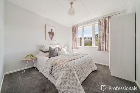 Photo of property in 5 Holly Grove, Maungaraki, Lower Hutt, 5010