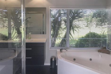 Photo of property in 216 Oaia Road, Muriwai, Waimauku, 0881