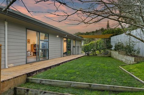 Photo of property in 9 Van Dyke Place, West Harbour, Auckland, 0618