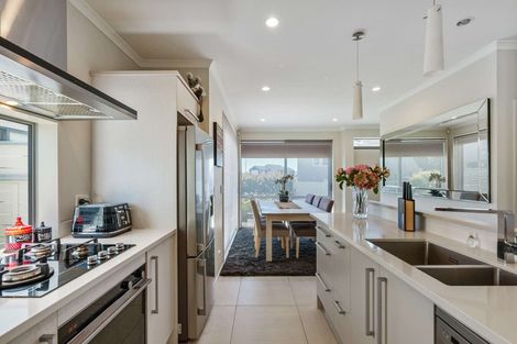 Photo of property in 5 Costa Viva Crescent, Karaka, Papakura, 2113