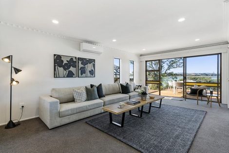 Photo of property in 27 Ferry Parade, Herald Island, Auckland, 0618