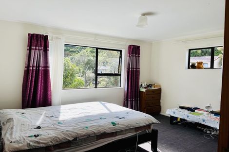 Photo of property in 6 Ruth Grove, Karori, Wellington, 6012