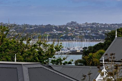 Photo of property in 4/44 Stanley Point Road, Stanley Point, Auckland, 0624