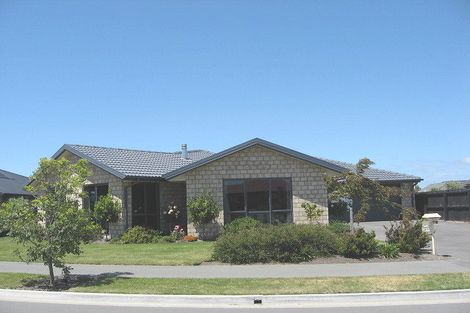 Photo of property in 26 Ruahine Place, Parklands, Christchurch, 8083