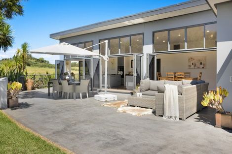 Photo of property in 128 Te Kowhai Point Road, Kerikeri, 0294
